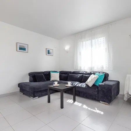 Punta Prima Tini Apartment *